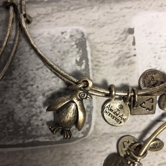 5 Alex & Ani charm bracelets silver tone penquin bumblebee starfish - Picture 4 of 6